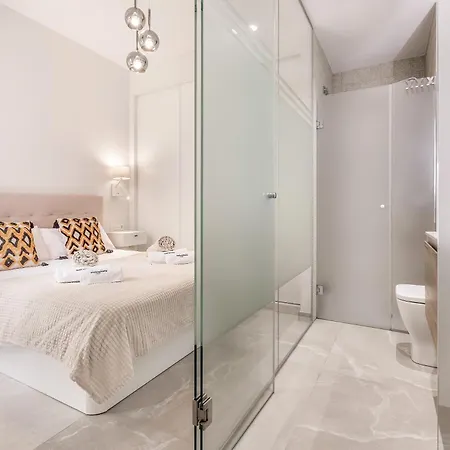 Apartment Royal Ii With Rooftop Pool -by Welcomely *